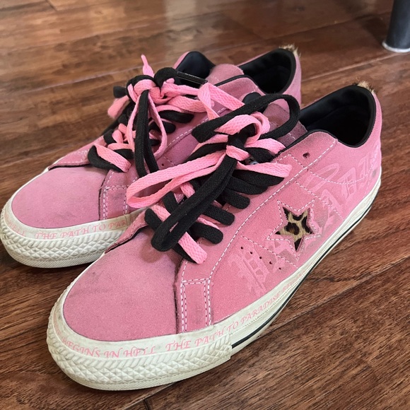 Converse - Picture 1 of 3